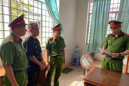 Bắt tạm giam thợ hàn làm cháy 11 tàu cá tại Bình Thuận