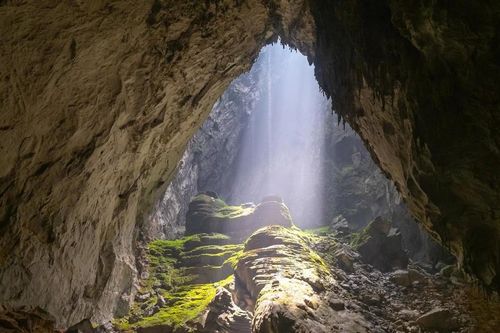 Hang Sơn Đoòng là 1 trong 7 điểm tham quan dưới lòng đất đẹp nhất thế giới