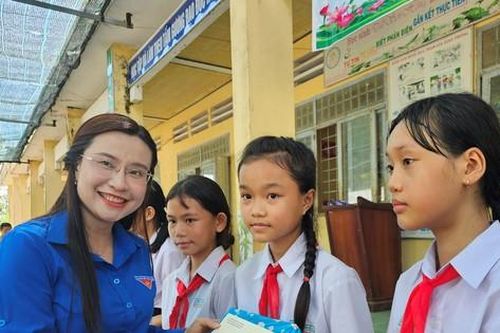 Bí thư Trung ương Đoàn dự ra mắt điểm sinh hoạt thiếu nhi cộng đồng tại Làng quê đáng sống