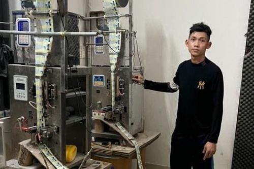 Phát hiện cơ sở có dấu hiệu sản xuất thuốc bảo vệ thực vật giả ở Long An