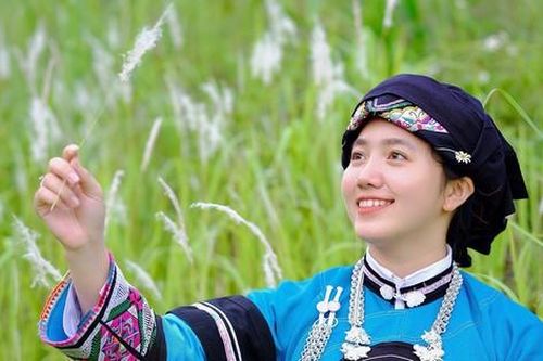 Nữ sinh dân tộc Bố Y giành giải Nhất cuộc thi 'Tinh hoa Việt Nam'