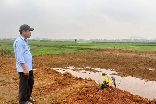 Nỗ lực tìm kiếm mộ liệt sỹ bị san gạt khi thi công cụm công nghiệp