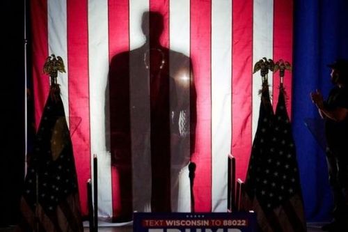 Ông Trump kêu gọi được hàng triệu USD cho quỹ tranh cử từ ngành dầu mỏ