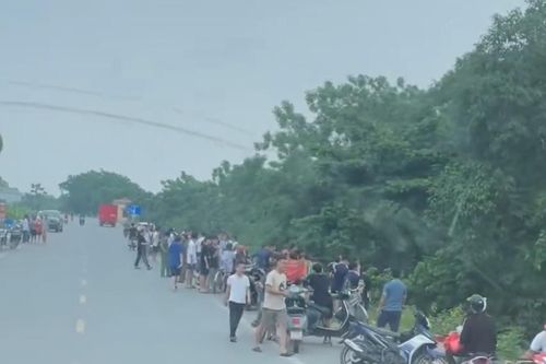 Nữ sinh lớp 10 nhảy sông Hồng mất tích