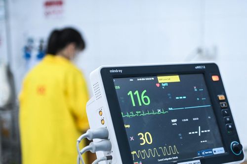 Chuyển 3 nạn nhân trong vụ cháy ở Trung Kính lên bệnh viện hạng đặc biệt