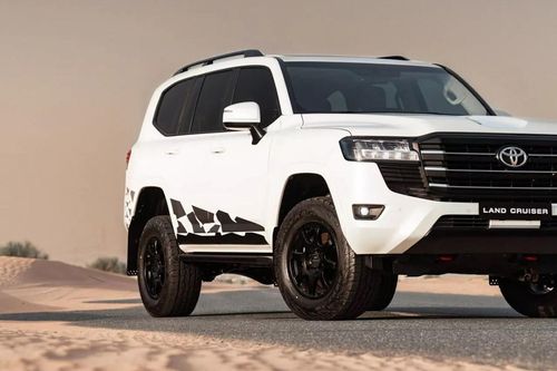 'Xe chủ tịch' Toyota Land Cruiser có phiên bản đặc biệt, đậm chất đường đua