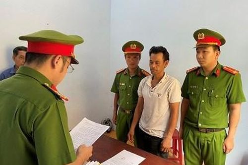 Bắt tạm giam đối tượng 'vi phạm quy định về khai thác tài nguyên'