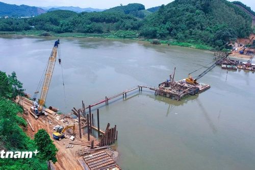 Nhiều cầu trên tuyến Cao tốc Tuyên Quang-Hà Giang bị vướng mặt bằng