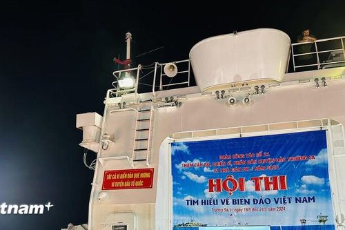 Sôi động cuộc thi tìm hiểu biển đảo trên hải trình ra thăm Trường Sa
