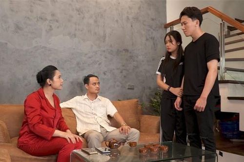Lỡ có bầu nên phải cưới, bố mẹ 2 bên đang nói chuyện thì bạn trai phát biểu 1 câu sống sượng