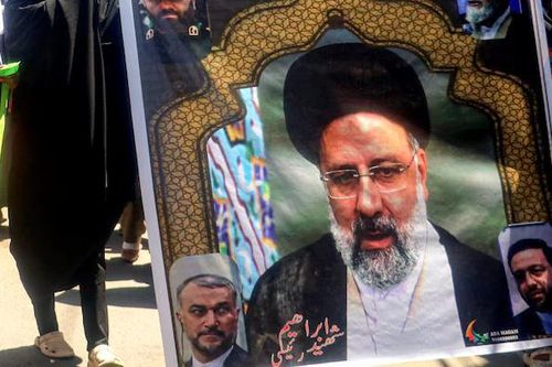 'Không có vết đạn bắn' trên máy bay chở Tổng thống Iran