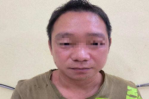 Cãi nhau trong quán nước, cầm kiếm chém đối thủ