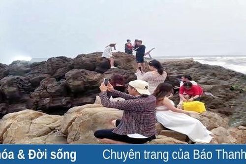 TP Sầm Sơn: Cấm vui chơi, leo trèo, chụp ảnh tại khu vực nguy hiểm
