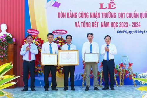 Trường THPT Thạnh Mỹ Tây được công nhận đạt 'Chuẩn quốc gia mức độ 1'