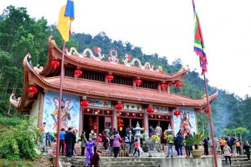 Linh thiêng đền Bách Thần