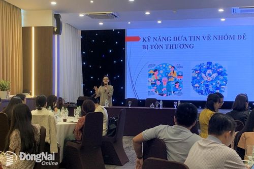 35 nhà báo, phóng viên bồi dưỡng kỹ năng đưa tin về nhóm dễ bị tổn thương