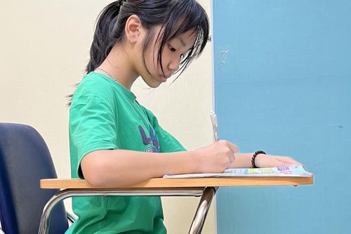 Phòng ngừa cong vẹo cột sống ở trẻ