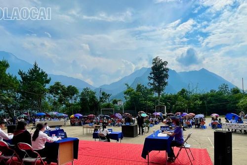 Thị xã Sa Pa: Gần 500 học sinh tham dự 'Phiên tòa giả định' tuyên truyền pháp luật về bảo đảm trật tự, an toàn giao thông