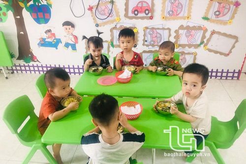 Ngôi trường chuẩn nơi lưng núi