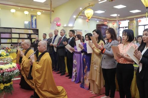Hungary: Đại lễ Phật đản tại Trung tâm Văn hóa Phật giáo VN - chùa Tuệ Giác