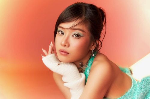 Khỏe đẹp 24h: Hoàng Yến Chibi dốc tiền làm nhạc, nhờ mẹ 'nuôi cả công ty'