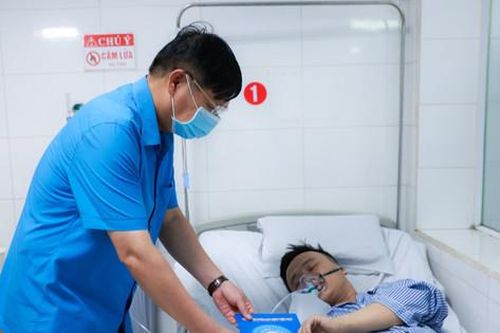 Các cấp công đoàn chia sẻ với gia đình, nạn nhân vụ cháy
