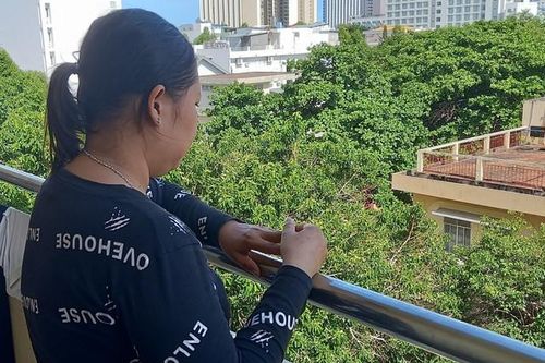 Nữ sinh lớp 7 bị nhóm bạn hành hung: Chia sẻ bất ngờ từ người mẹ