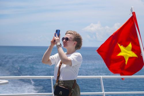 Bên trong tàu cao tốc từ TP.HCM đi Côn Đảo