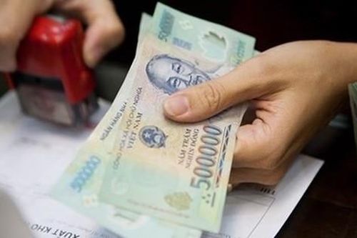 Có được hưởng phụ cấp trong thời gian nghỉ chờ hưu?