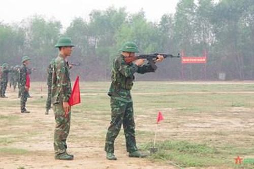 Lữ đoàn Phòng không 77 (Quân khu 7) kiểm tra '3 tiếng nổ' cho chiến sĩ mới