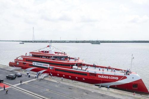Hành khách tự ra bến cảng Sài Gòn - Hiệp Phước để đi Côn Đảo