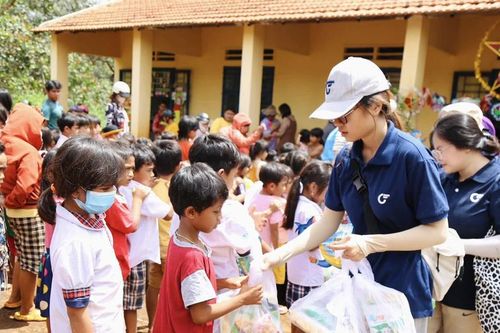 Một cuốn sách, một tách cà phê