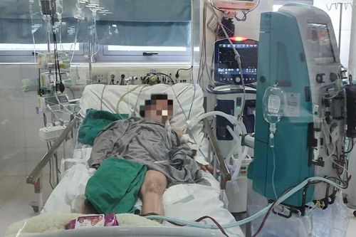 Nạn nhân cao tuổi nhất trong vụ cháy nhà trọ ở Trung Kính bị suy hô hấp nặng