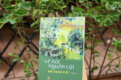 Niềm tự hào dân tộc qua truyện ký 'Về nơi nguồn cội'