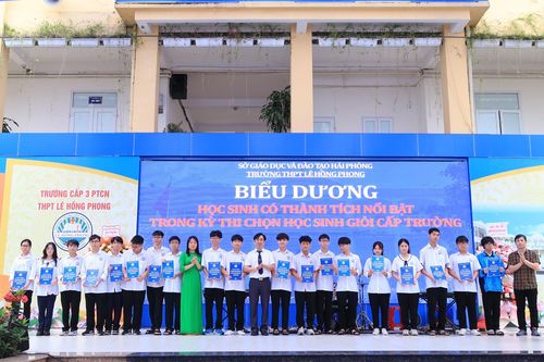 Hải Phòng: Biểu dương, khen thưởng thầy trò đạt thành tích cao