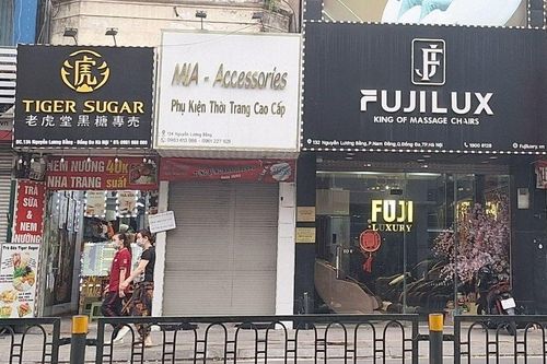 'Loạn' biển quảng cáo 'sính' ngoại: Luật đã có, nên cần xử lý nghiêm