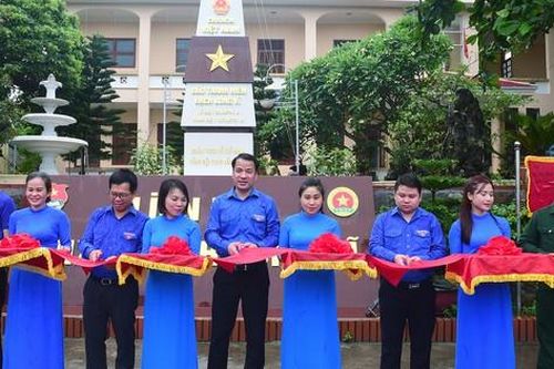 Khánh thành Cột cờ thanh niên xung phong Bạch Long Vĩ