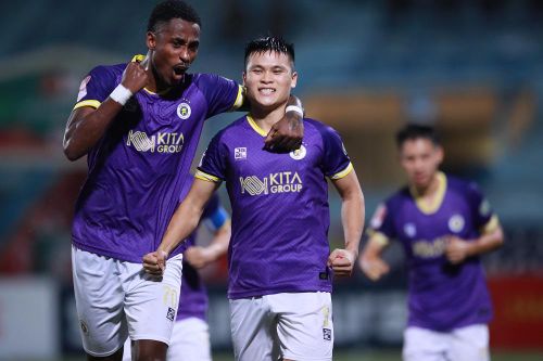Hà Nội FC bất ngờ thắng dễ ở 'pháo đài' của Quảng Nam, leo lên áp sát Nam Định
