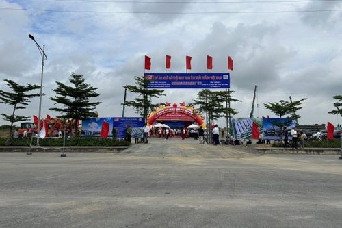 Khởi công nhà máy dệt may 1090 tỷ đồng ở Hoằng Hóa