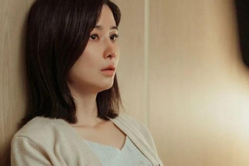 Khách sáo mời chồng cũ ở lại ăn cơm, ngờ đâu anh ngồi ăn lấy ăn để và thốt lên một câu khiến tôi choáng váng