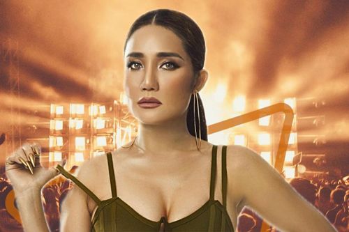 Bị mỉa mai có tuổi nhưng vẫn mặc đồ dị hợm, MC Cát Tường đáp trả gay gắt
