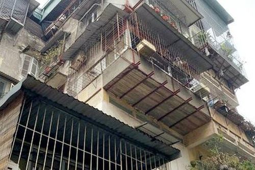 Nguy cơ cháy nổ rình rập trong nhiều khu nhà tại Hà Nội