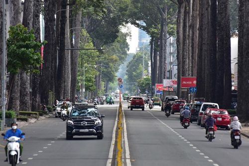 Đề xuất thu phí ô tô lưu thông vào trung tâm TP.HCM