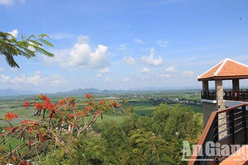 Trên đỉnh Học Lãnh Sơn