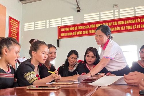 Mang Yang: 200 phụ nữ trong độ tuổi sinh đẻ được tập huấn về làm mẹ an toàn