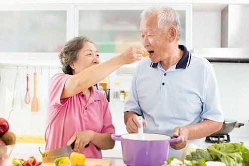 Những thực phẩm cần tránh khi bạn già đi