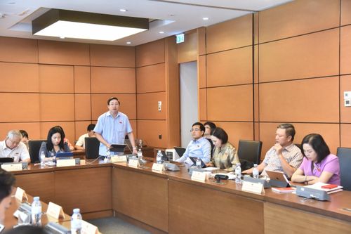 Kỳ họp thứ 7, Quốc hội khóa XV: Đại biểu Quốc hội tỉnh thảo luận ở Tổ về một số dự án Luật