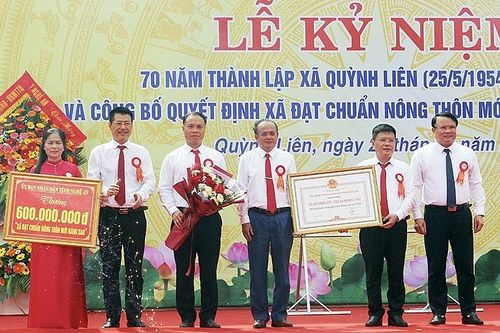Hoàng Mai (Nghệ An): Xã Quỳnh Liên đón Bằng công nhận xã đạt chuẩn nông thôn mới nâng cao