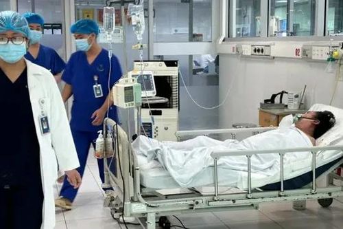 Bệnh viện Bạch Mai tiếp nhận ba bệnh nhân nặng