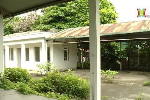 Chợ xây tiền tỷ nhưng bỏ hoang ở Tây Mỗ